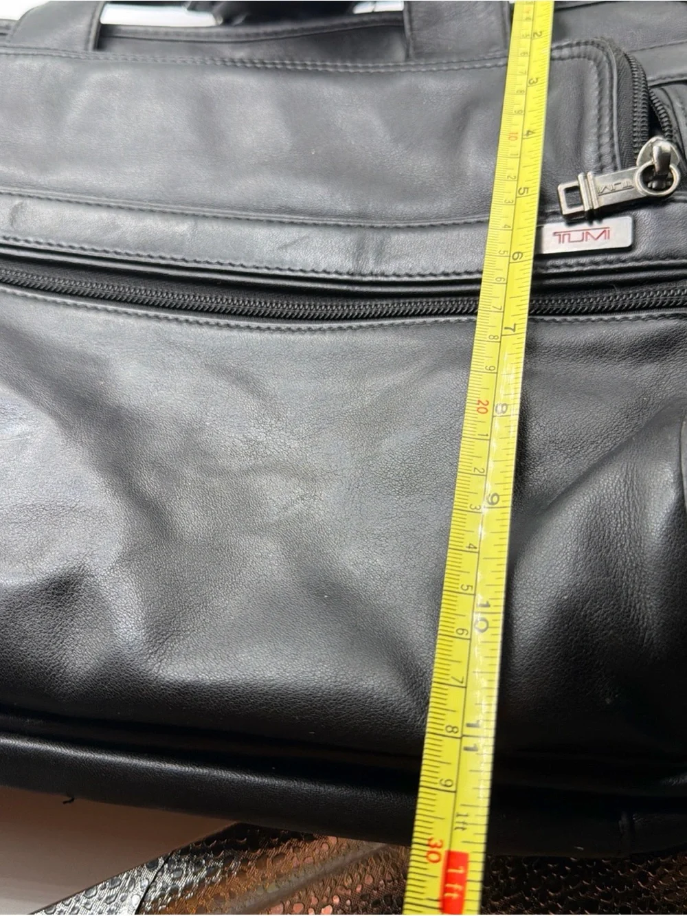 TUMI Black Leather Messanger Computer Laptop Brief Expandable Bag 96021D4